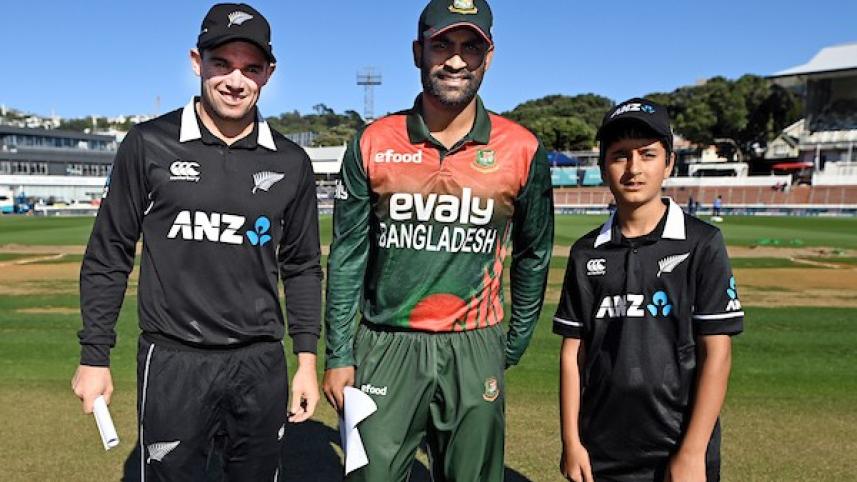 toss at Wellington.jpg