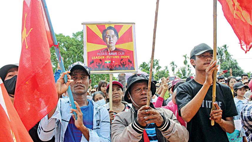 Protesters-in-Myanmar.jpg