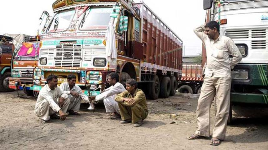 Indian-truckers.jpg