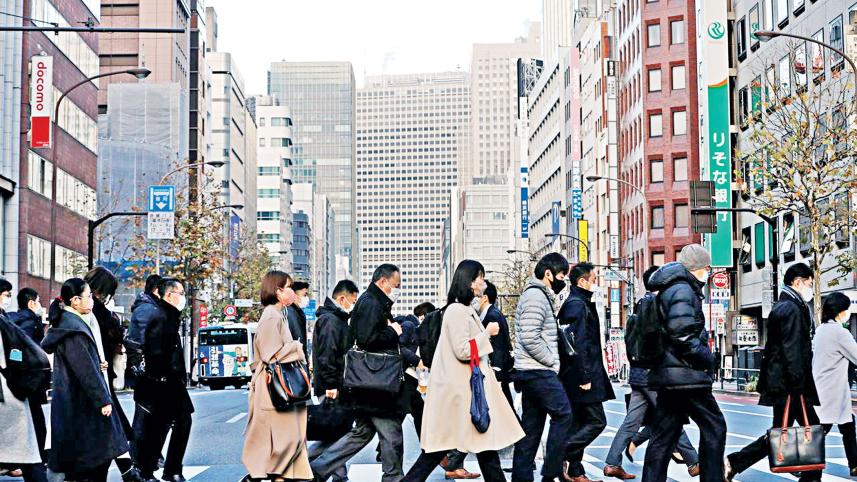 Pedestrians-wearing-protective-masks.jpg