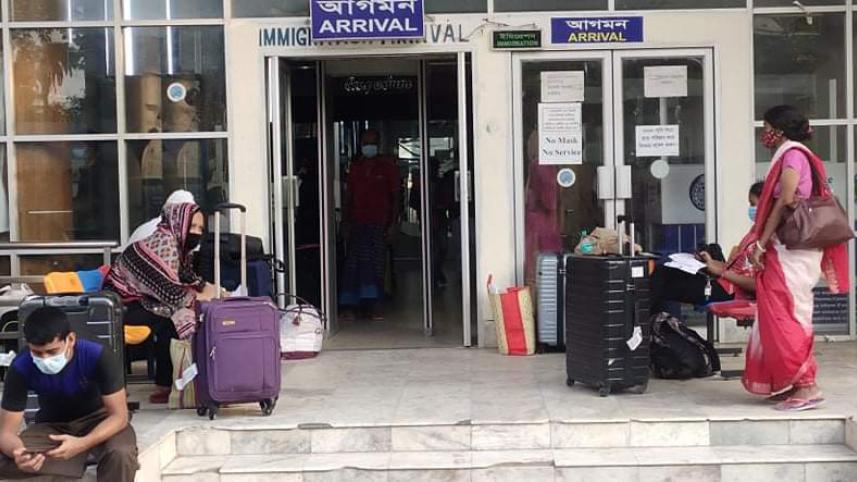 Benapole land port.jpg