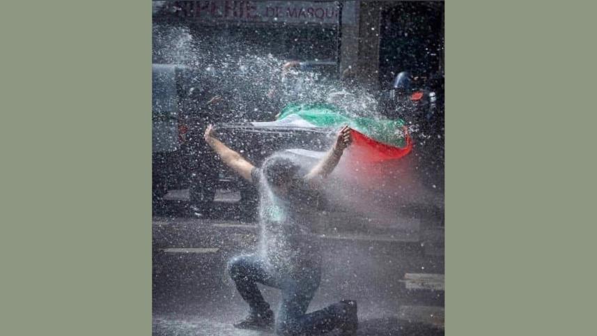 pro-Palestinian-protestor-Paris.jpg