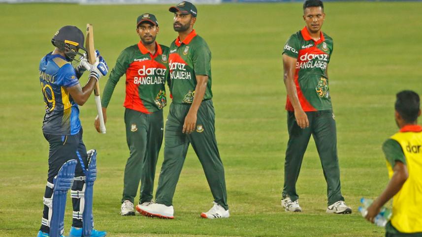 Tigers and Hasaranga.jpg