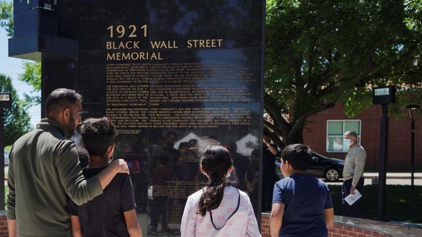 Black-Wall-Street-Memorial-usa.jpg