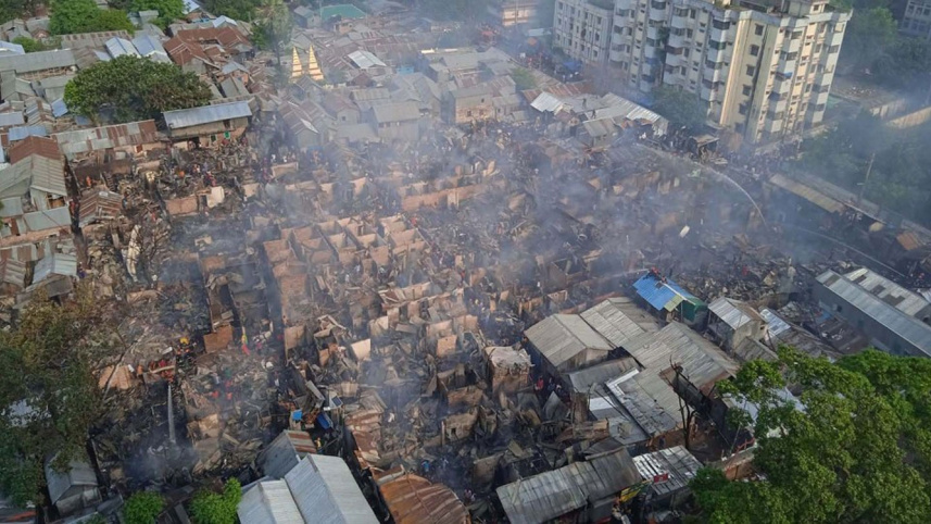 Slum-fire-Dhaka.jpg