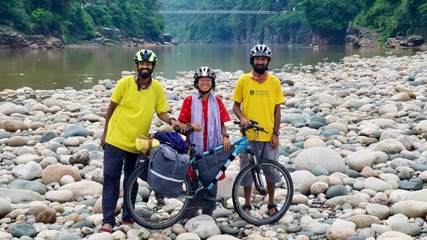 Cyclists Rafi Nur Hamid, Sanchita Barman Mim, and Mohammad Saiful Islam.jpg
