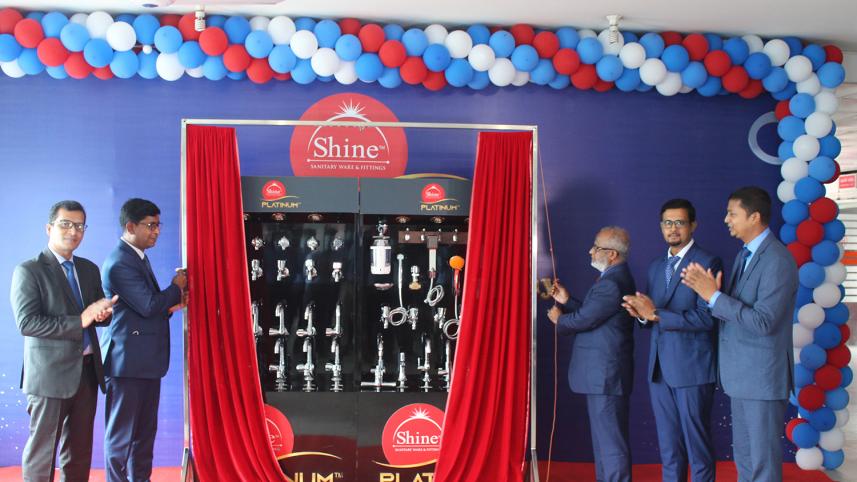 2. Photo-RFL introducs Shine Platinum bathroom fittings using bubble flow technology.JPG