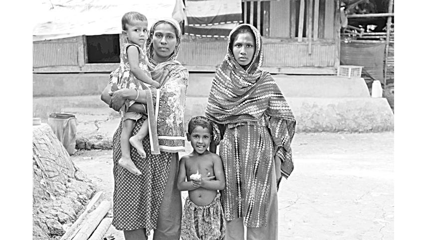 Women-Pirojpur-suffer-income-opportunities.jpg