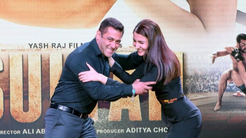 anushka salman sultan.jpg