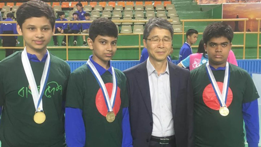 Bangladeshi student wins gold medal