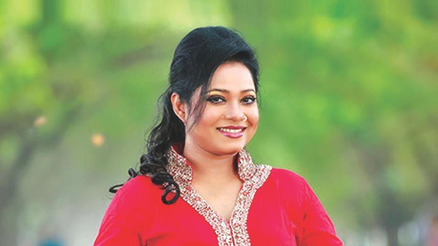 singer Dolly Shayontoni