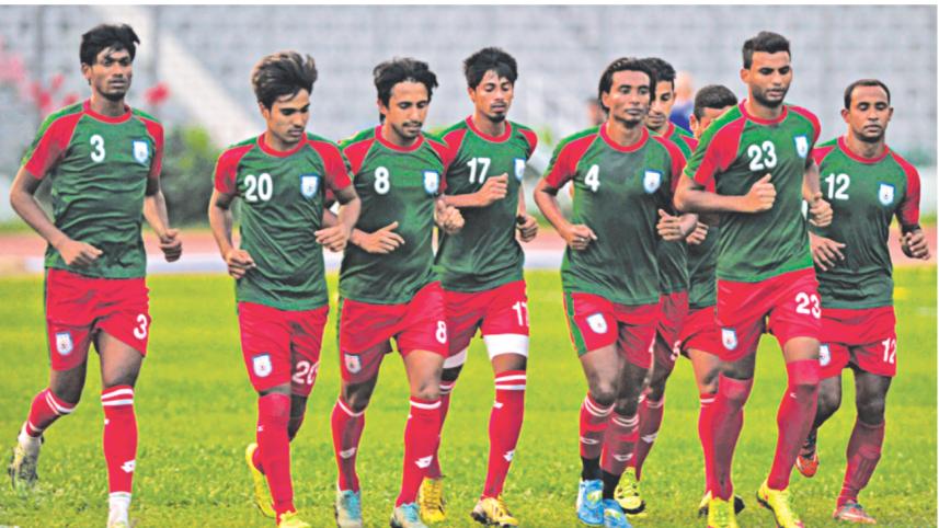 bd football team.jpg