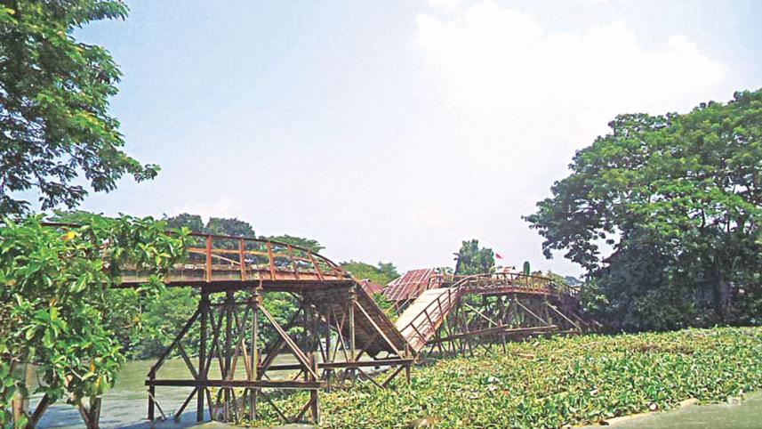 Bharani canal Dumki1.jpg