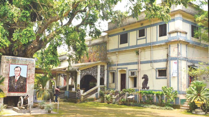 Bogra's Nawab Palace.jpg