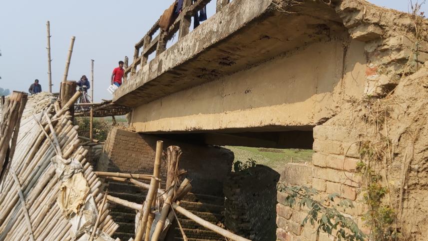 bridge damaged 1.jpg