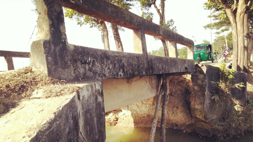 Broken LGED bridge.jpg