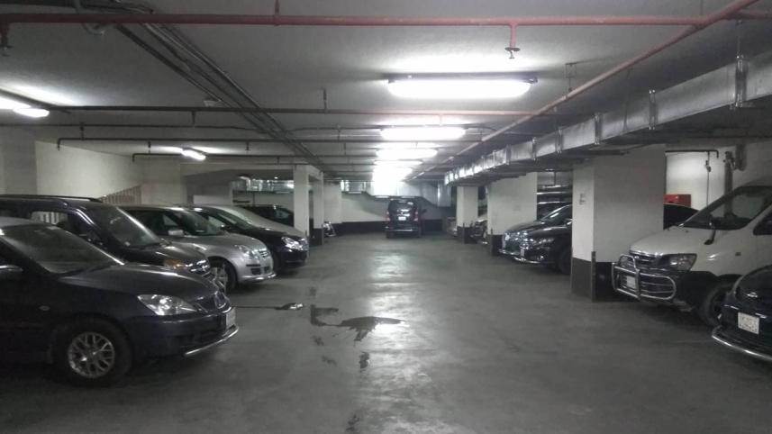 Car parking in Dhaka City