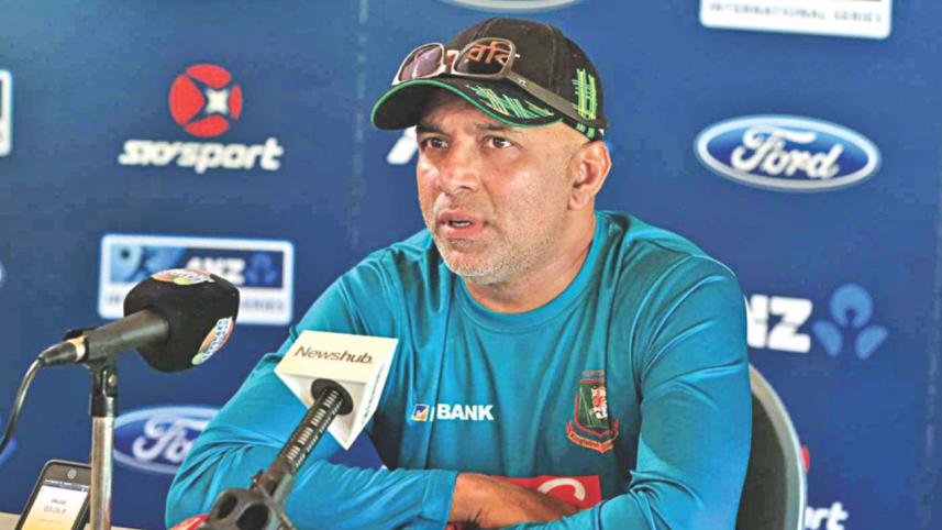 CHANDIKA HATHURUSINGHA.jpg