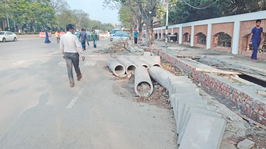 Construction work Manik Mia Avenue.jpg