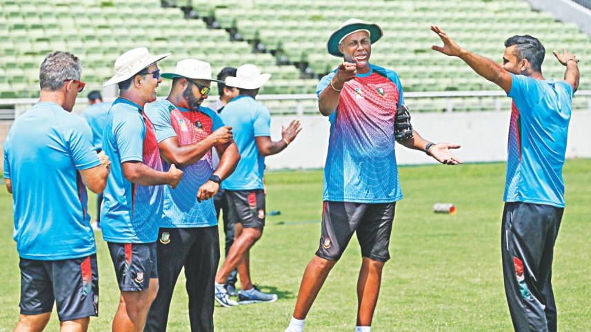 courtney walsh training camp.jpg
