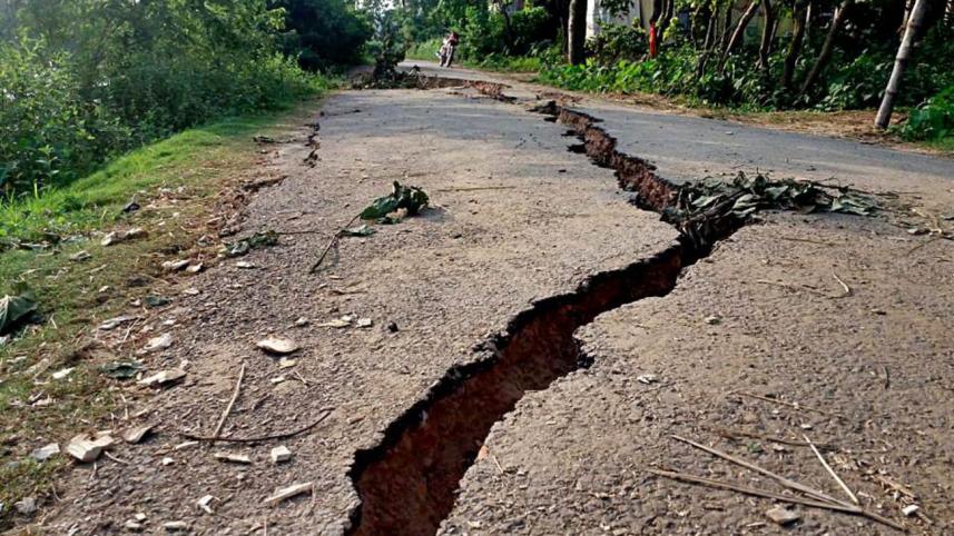 Cracks renovated road.jpg