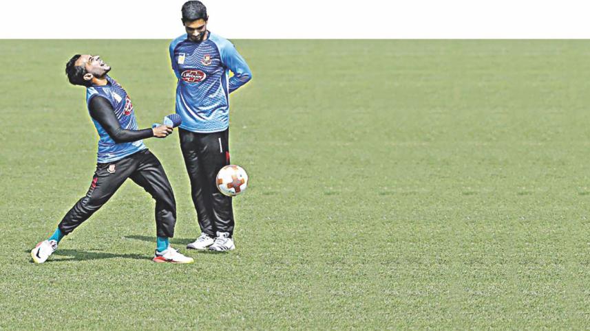 Cricketers dating actors