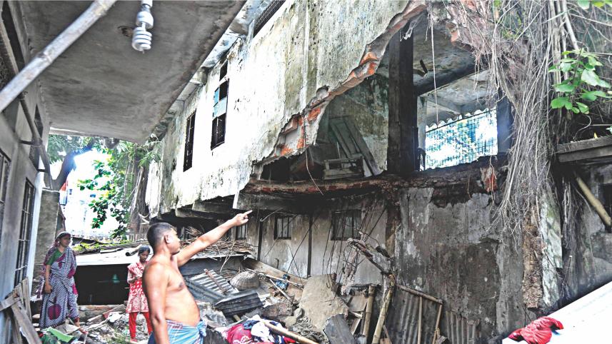 Dhaka's broken society.jpg