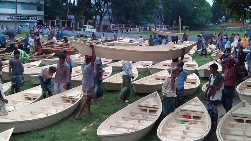 Dinghy Noukar Haat.jpg