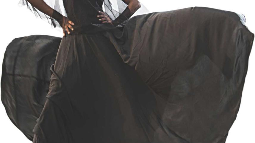 EBONY ENSEMBLES FOR A DIFFERENT SUMMER