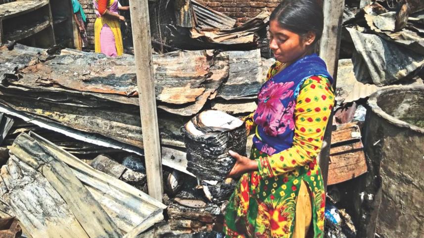 Elias Mollah Slum Fire.jpg