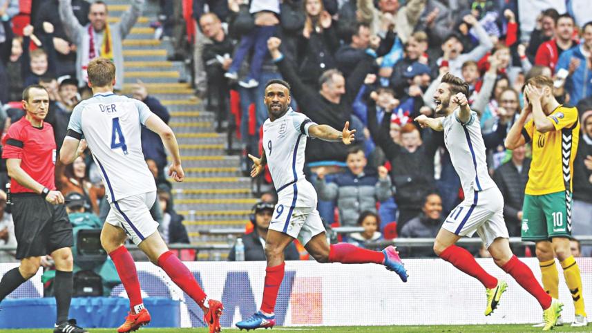 England striker Jermain Defoe.jpg