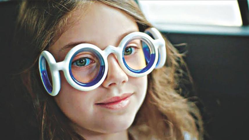Eyeglasses to prevent motion sickness