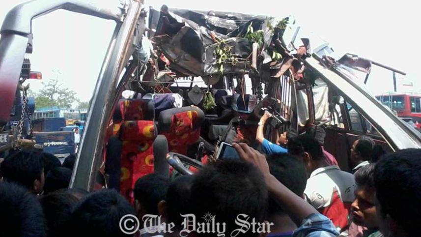 Faridpur-road-crash--1WB.jpg