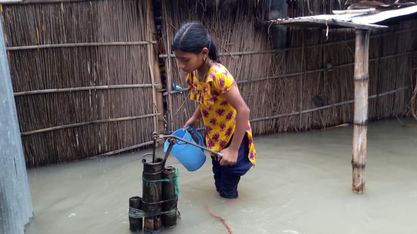 Flash flood Teesta char.jpg