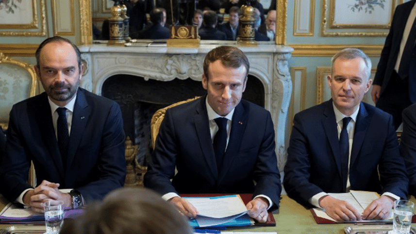 France-president-Macron.gif