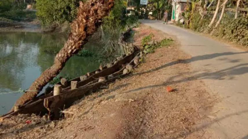 free Mathbaria canals.jpg