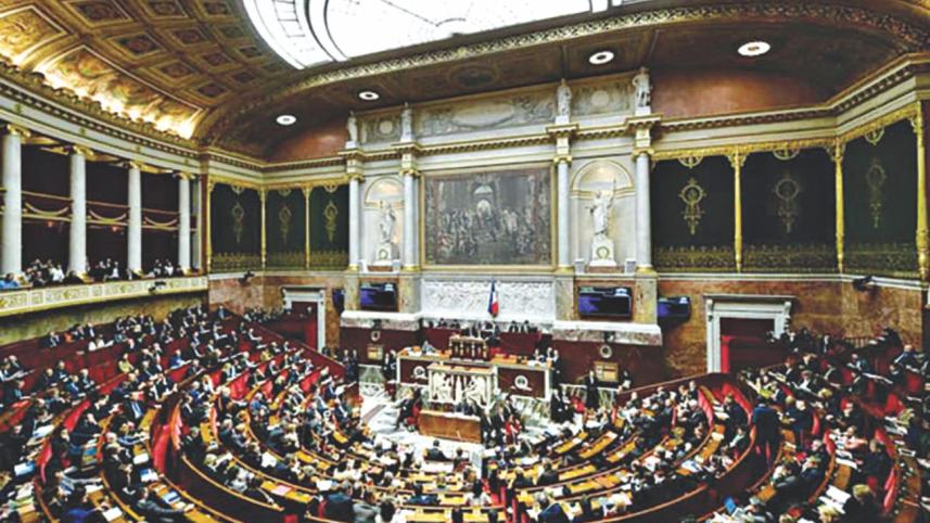 French MPs vote.jpg