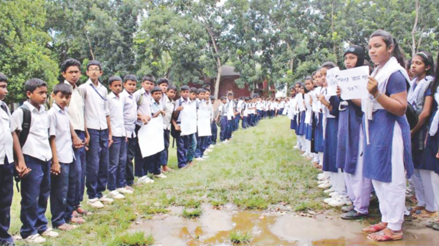 Gang storms school.jpg