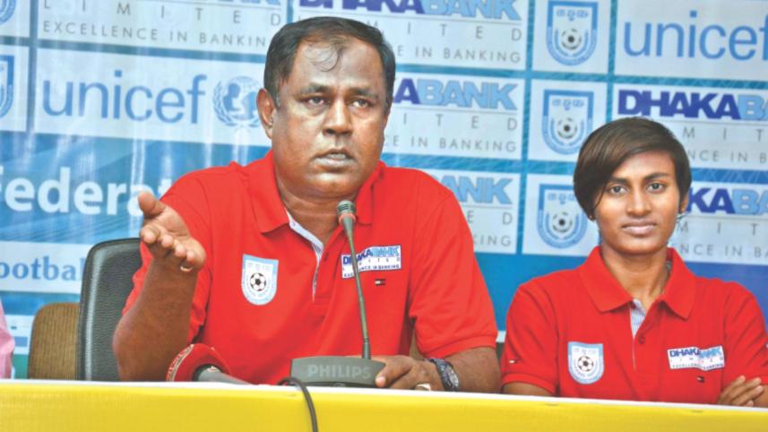 Women's team eye final berth