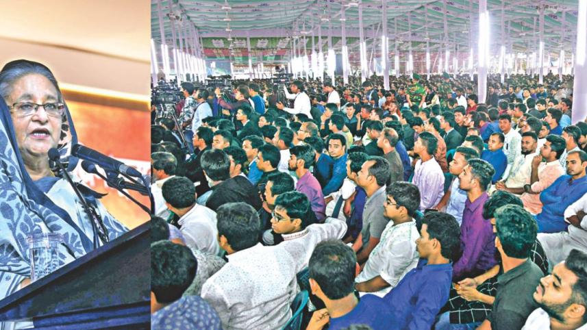 hasina discussion Gono Bhaban.jpg