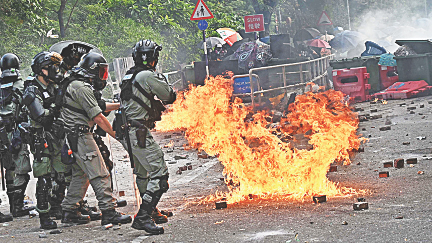 Hong Kong police 1.jpg