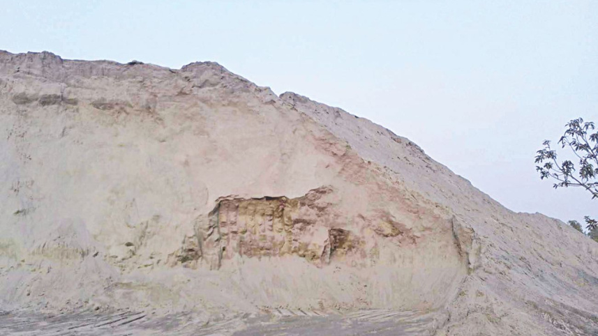 Huge rock dust.jpg