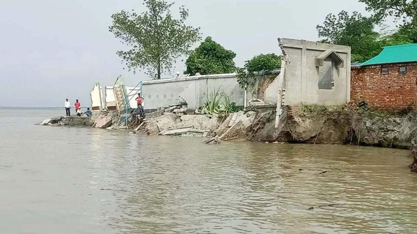 Jamuna-river-Gorilabari-village-erosion.jpg