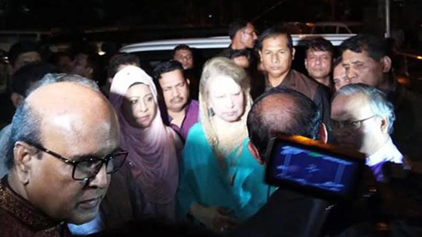 Khaleda-visits-moudud.jpg