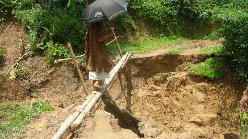 Landslide in Barlekha.jpg