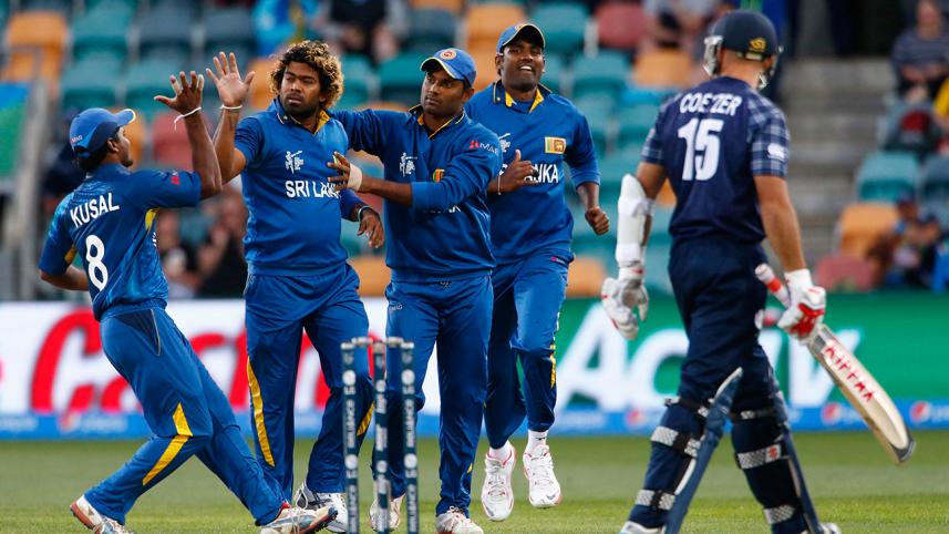 Malinga strikes early