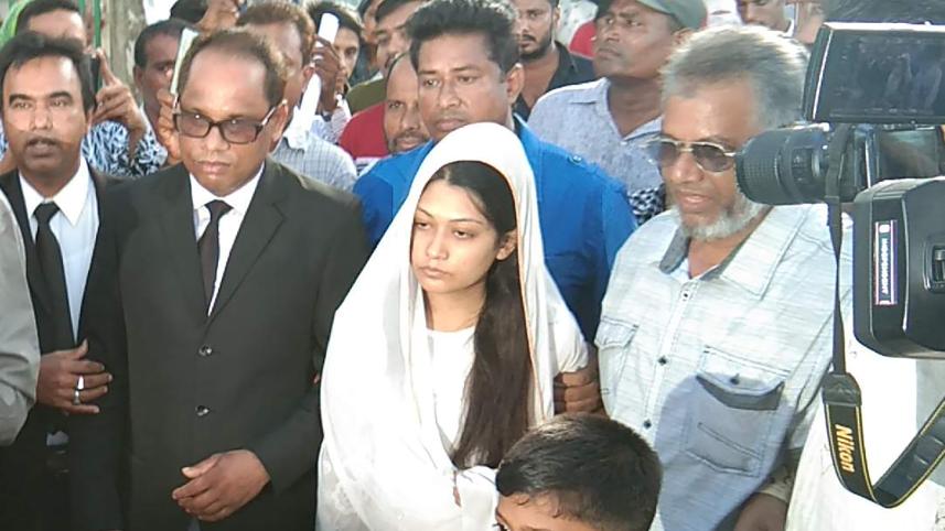 Minni walks out of jail after 46 days