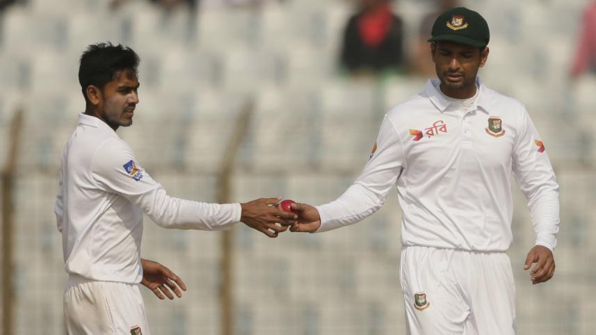 Miraz and Mahmudullah.jpg