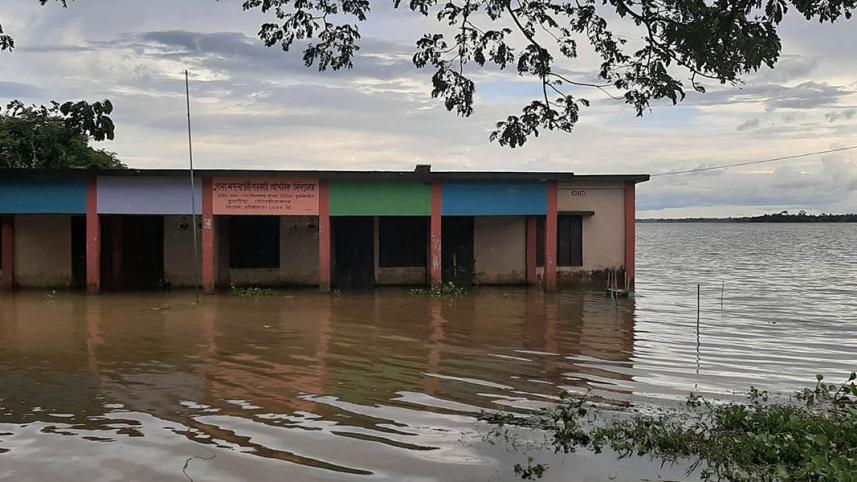 Moulvibazar school flood.jpg