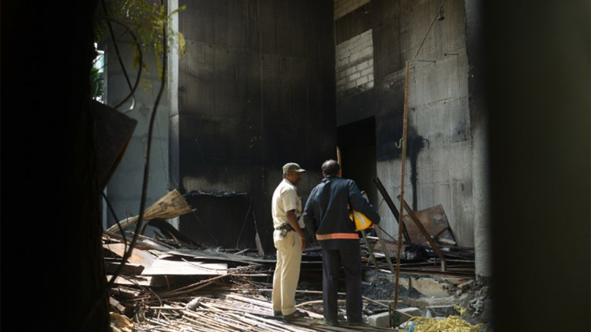 Mumbai-fire-wb.jpg